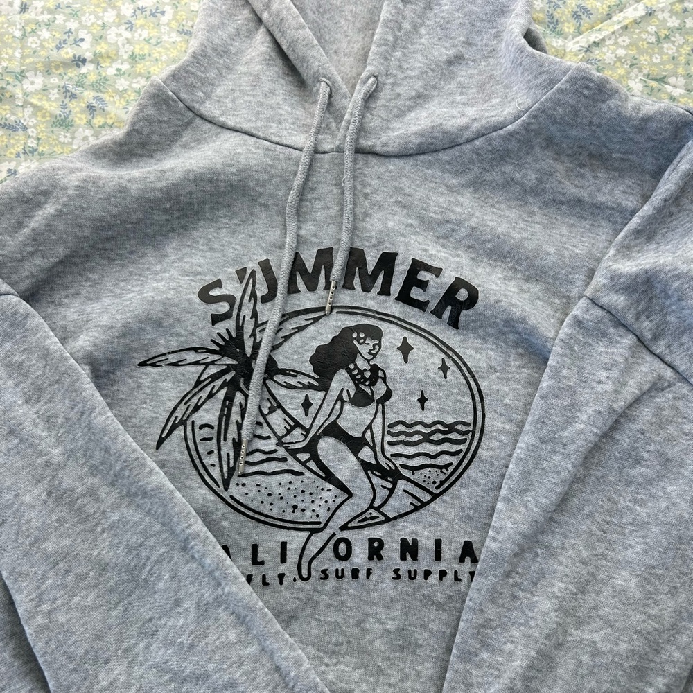 GRAPHIC HOODIE
